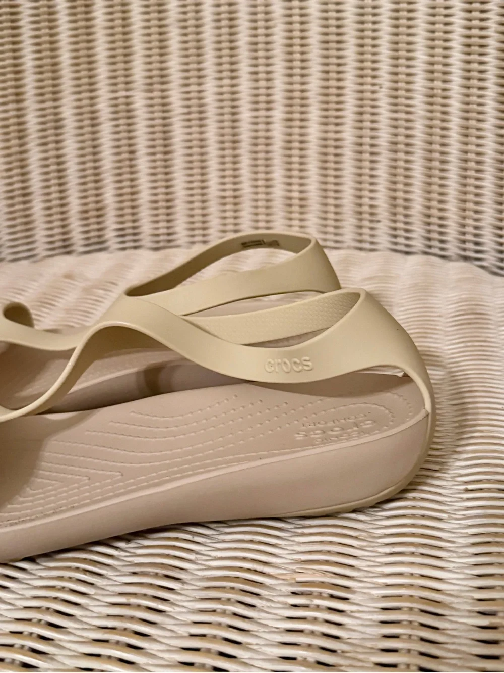 CROCS offers outfits new